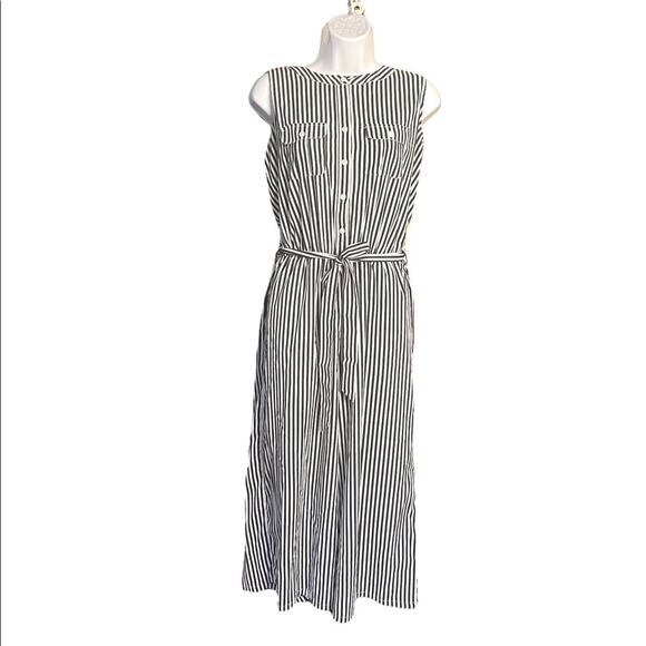 Spense Dresses & Skirts - Navy and White Stripped Sleeveless Cropped Wide Leg Romper size 6